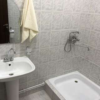 Отель Biotech Guest Room Ереван Бюджетный двухместный номер с 2 отдельными кроватями-3